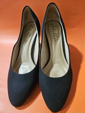 Abella True Comfort Size 7 Bin 2. Like New